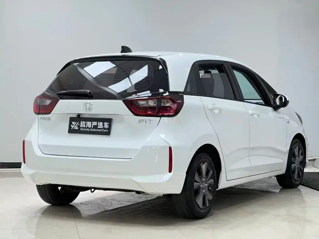 Honda Fit — Фото автомобиля 5