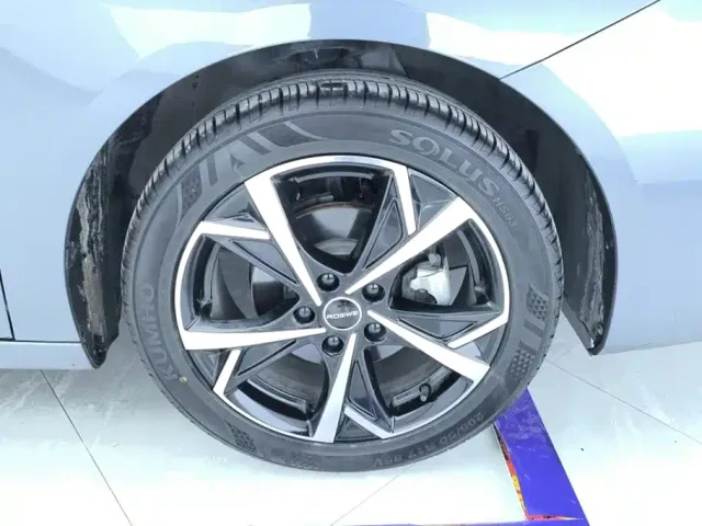 Roewe i5 — Фото автомобиля 6