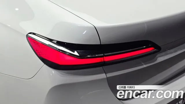 BMW 7-Series — Фото автомобиля 21
