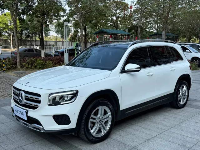 Фотография автомобиля — Mercedes-Benz GLB-Class