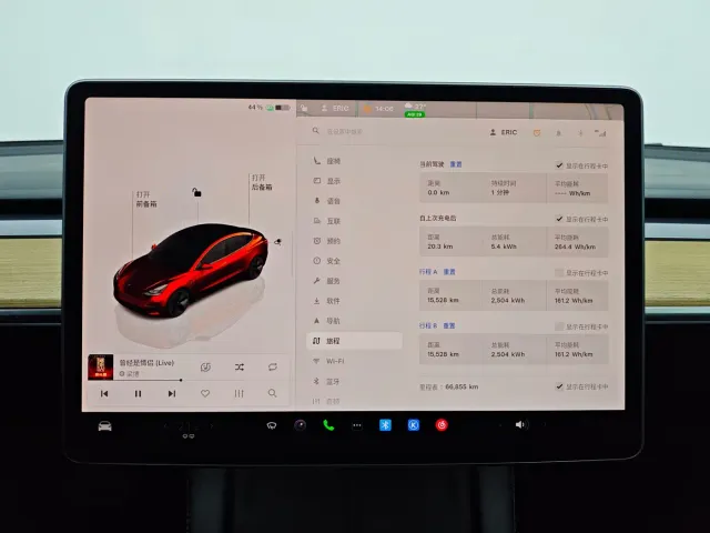 Tesla Model 3 — Фото автомобиля 11