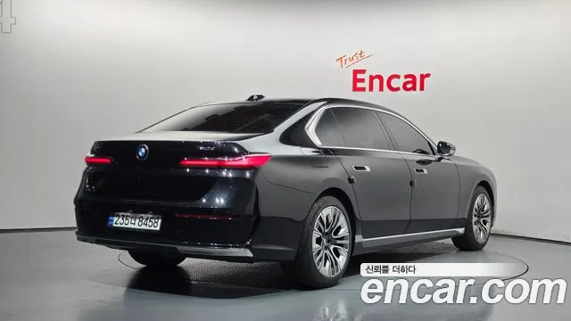 BMW 7 Series G70 — Фото автомобиля 2