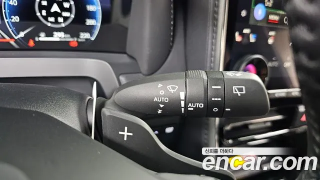 Toyota Alphard — Фото автомобиля 25