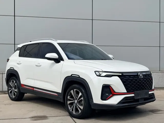 Changan CS35 Plus — Фото автомобиля 3