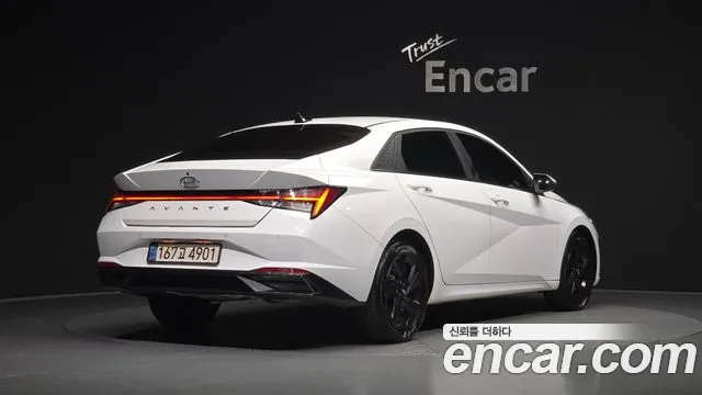 Hyundai Avante CN7 — Фото автомобиля 2