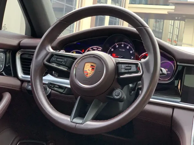 Porsche Panamera — Фото автомобиля 19