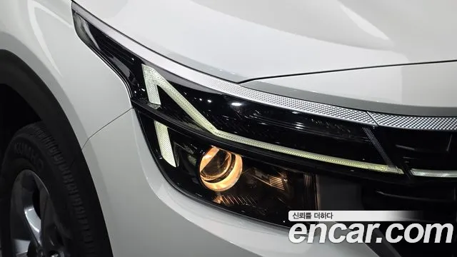Kia Seltos — Фото автомобиля 7