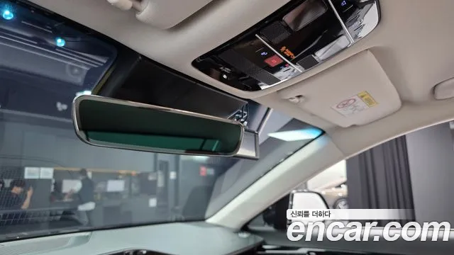 Hyundai Grandeur Grandeur (GN7) 2.5 Бензин 2WD — Фото автомобиля 12
