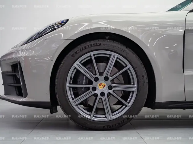 Porsche Panamera — Фото автомобиля 9