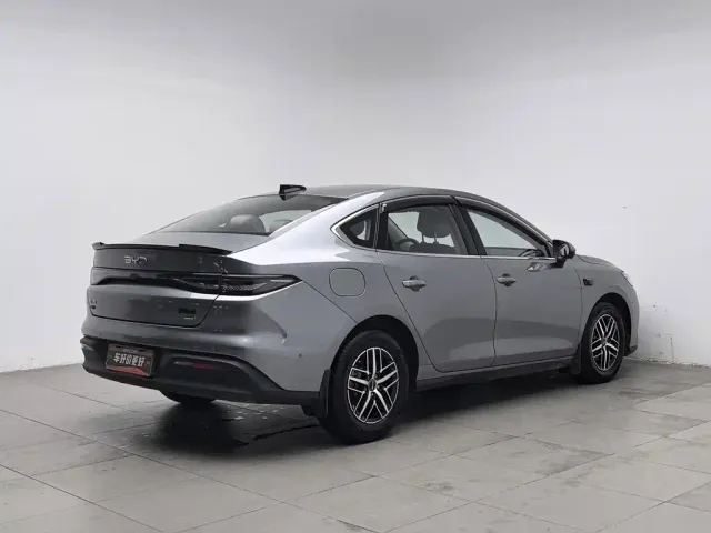 BYD Seal 05 DM-i — Фото автомобиля 2