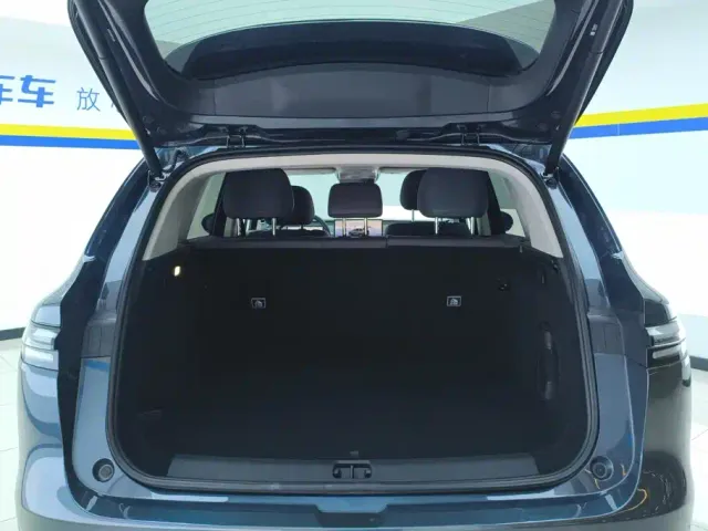 Leapmotor C10 — Фото автомобиля 4
