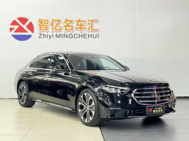Mercedes-Benz E-Class — Фото автомобиля 3
