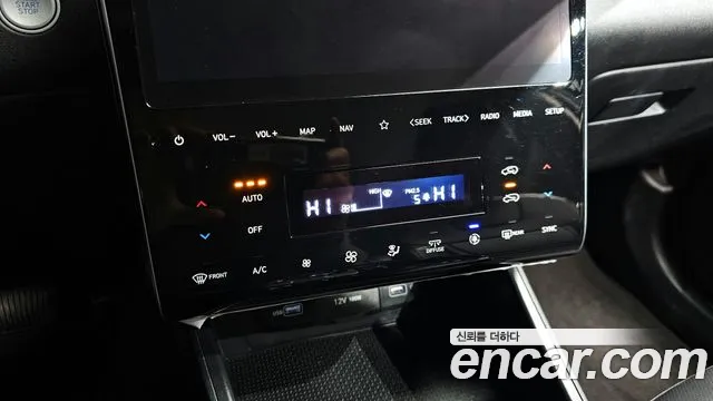Hyundai Tucson Tucson (NX4) Бензин 1.6 Turbo 4WD — Фото автомобиля 17