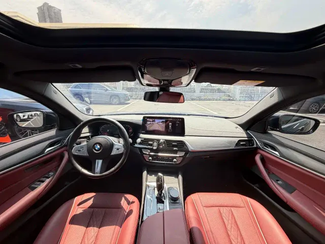 BMW 5 Series — Фото автомобиля 10