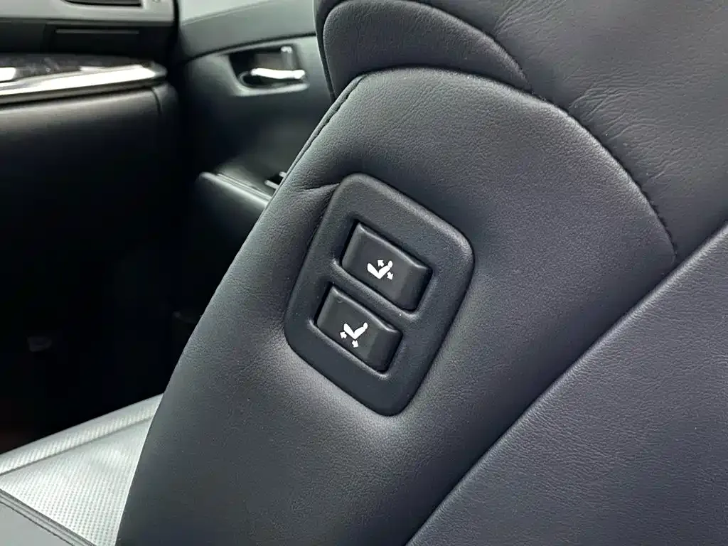 Toyota Vellfire 2023 Crown Hybrid 2.5L HV Luxury — Фото автомобиля 19