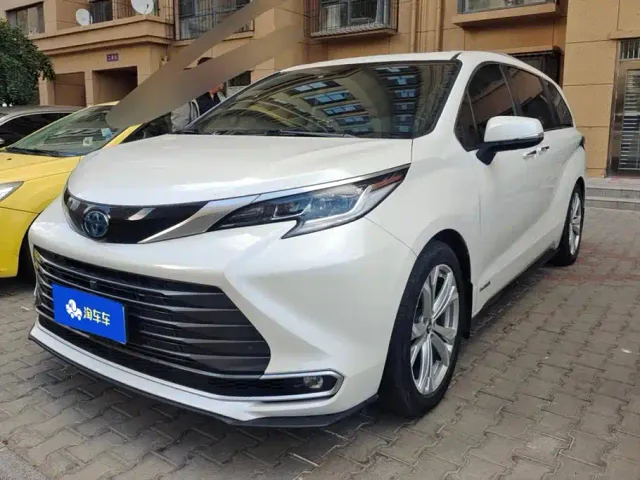 Фотография автомобиля — Toyota Sienna