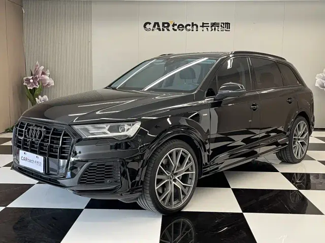 Фотография автомобиля — Audi Q7