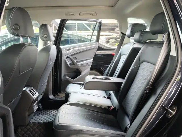 Volkswagen Tiguan L — Фото автомобиля 16