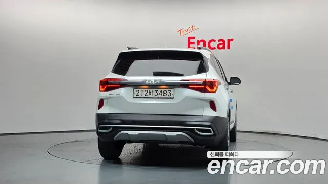 Kia Seltos — Фото автомобиля 4