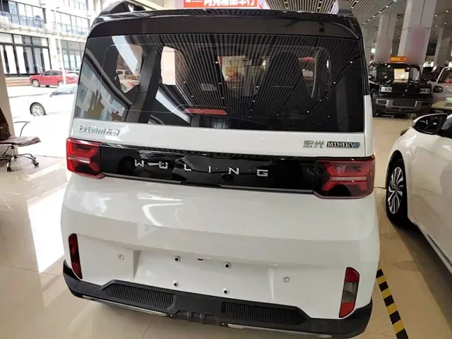 Wuling Hongguang Mini EV — Фото автомобиля 5