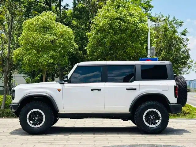 Ford Bronco — Фото автомобиля 4