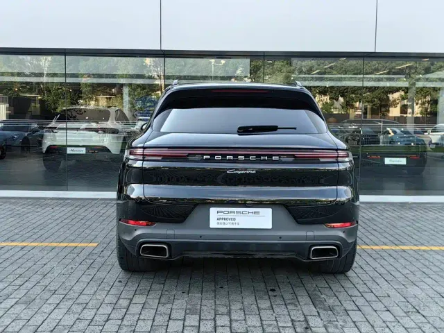 Porsche Cayenne — Фото автомобиля 12