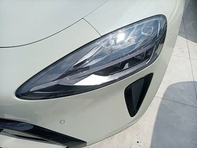 Xiaomi SU7 — Фото автомобиля 23