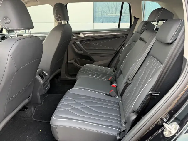 Volkswagen Tiguan L — Фото автомобиля 12