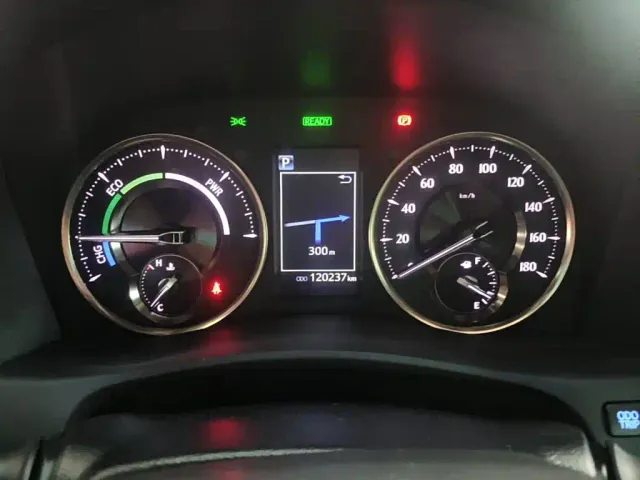Toyota Alphard — Фото автомобиля 4