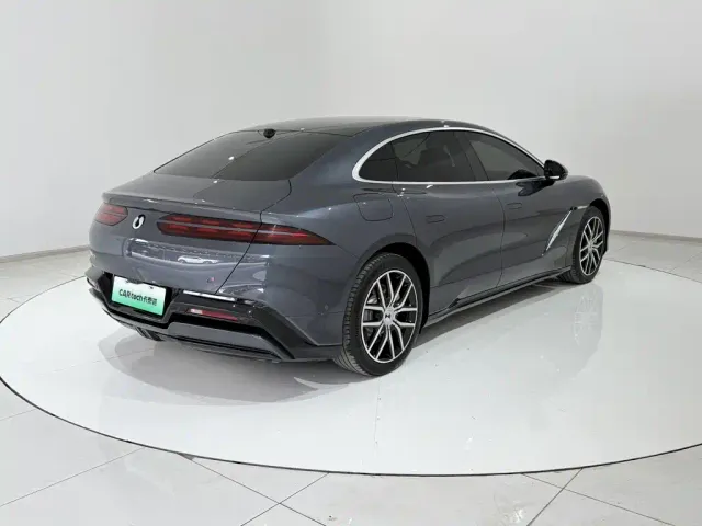 Denza Z9 — Фото автомобиля 27