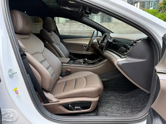BYD Han — Фото автомобиля 13