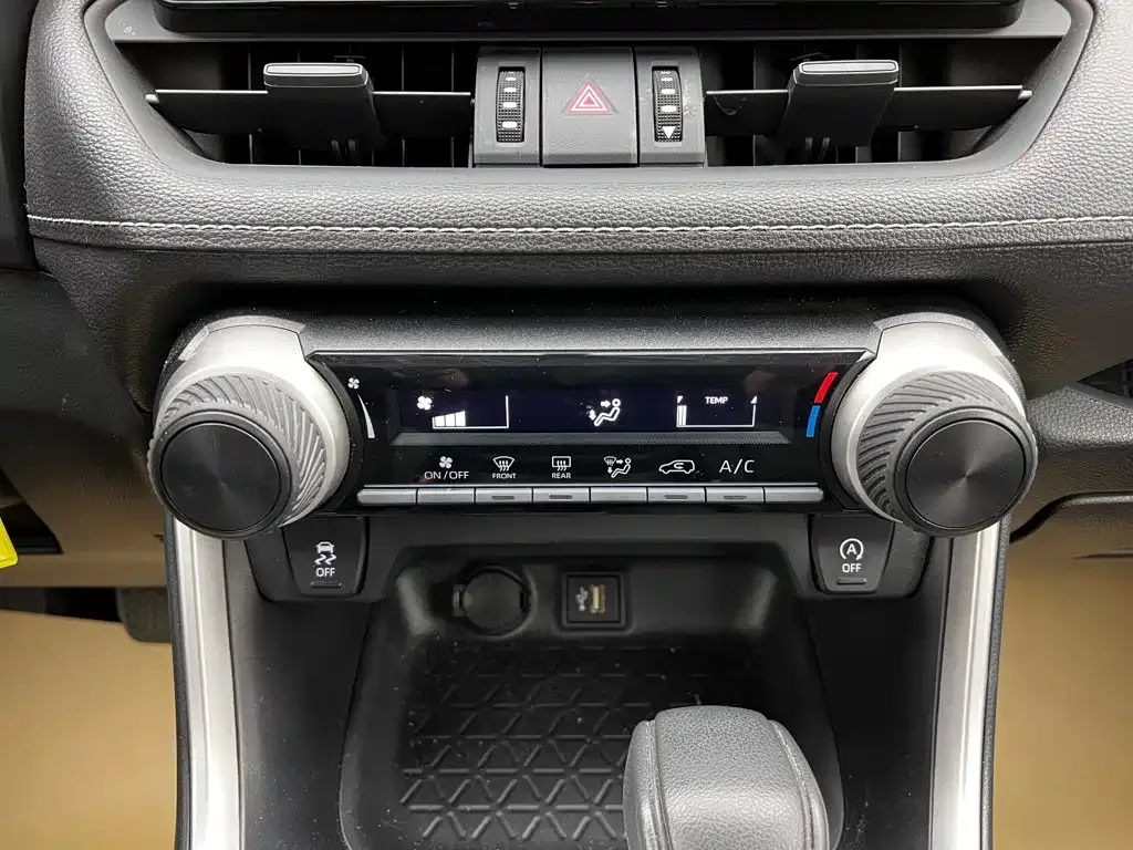 Toyota Wildlander 2023 2.0L CVT FWD LE — Фото автомобиля 18