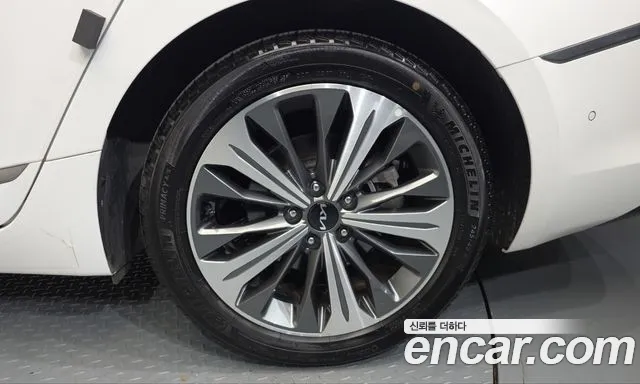 Kia K8 Hybrid — Фото автомобиля 6