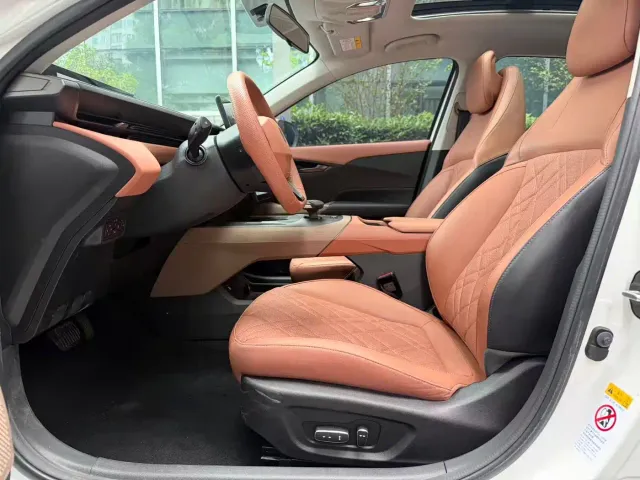 Changan Eado — Фото автомобиля 7