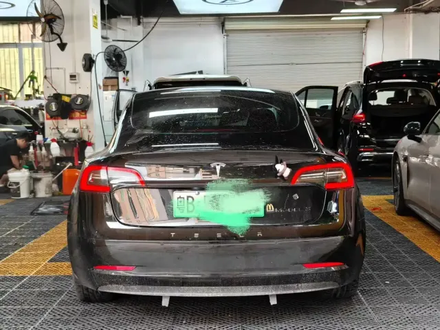 Tesla Model 3 — Фото автомобиля 17
