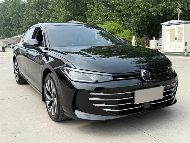 Volkswagen Passat — Фото автомобиля 3