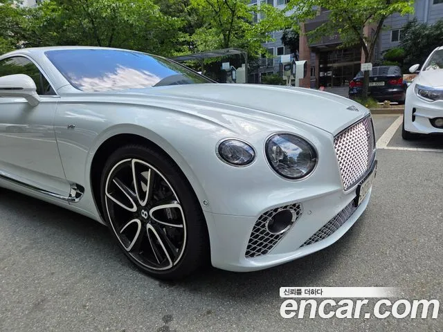 Фотография автомобиля — Bentley Continental