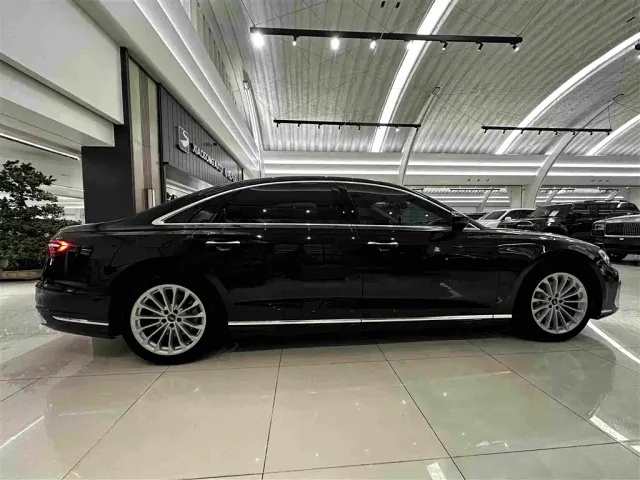 Audi A8 — Фото автомобиля 3