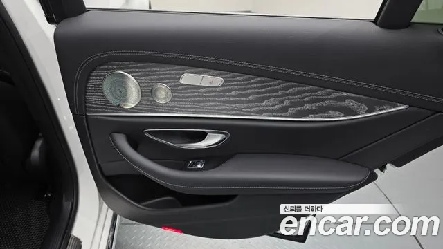 Mercedes-Benz E-Class E-класс W213 E350 4MATIC Exclusive — Фото автомобиля 23