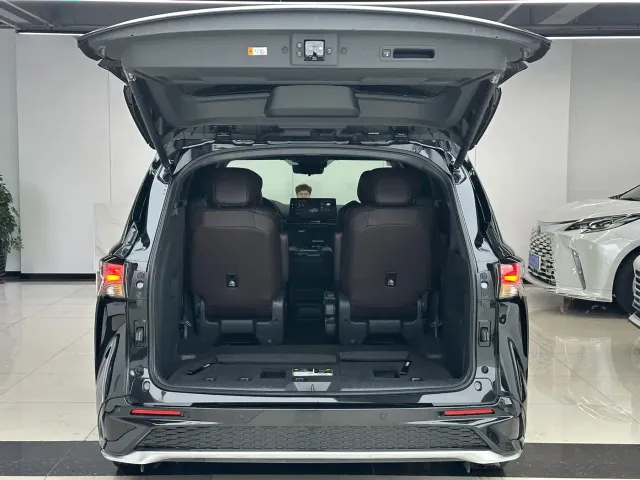 Toyota Granvia — Фото автомобиля 23