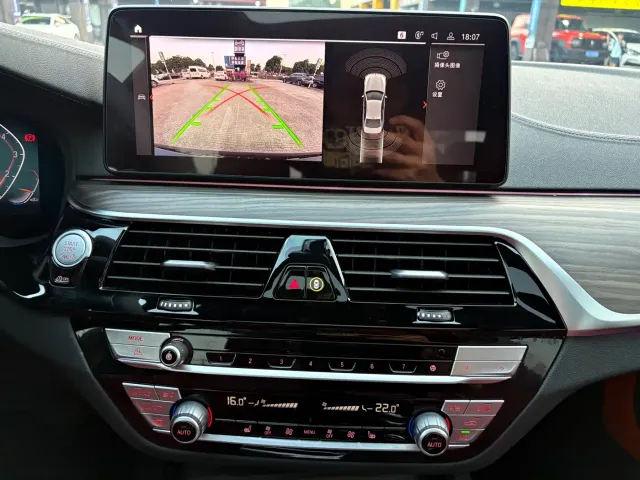 BMW 5 Series — Фото автомобиля 16