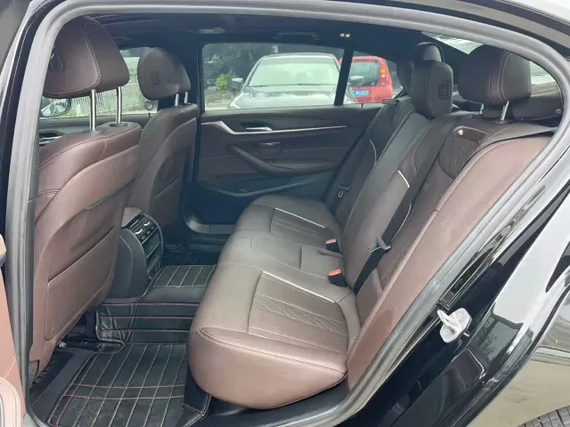 BMW 5 Series — Фото автомобиля 7