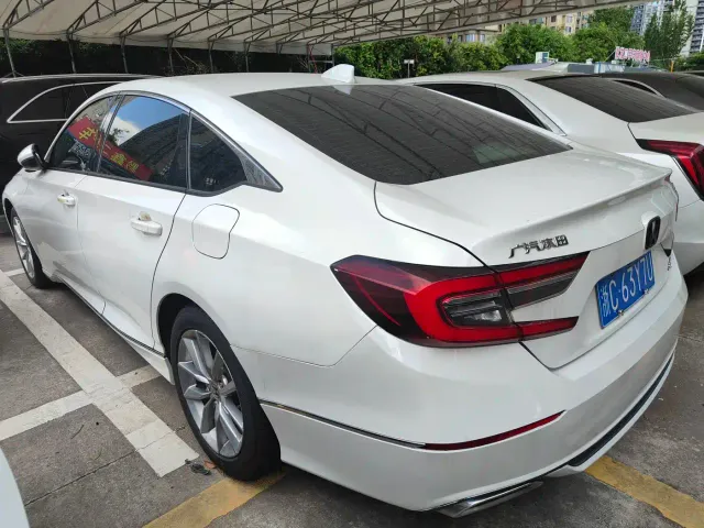Honda Accord — Фото автомобиля 6