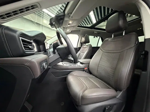 Ford Explorer — Фото автомобиля 7