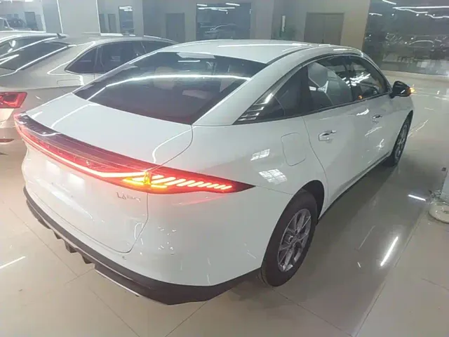 Geely Galaxy L6 — Фото автомобиля 6