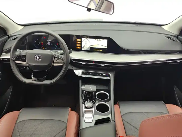 Changan Eado — Фото автомобиля 12