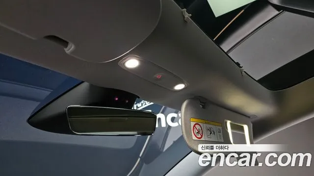 Tesla Model 3 — Фото автомобиля 16