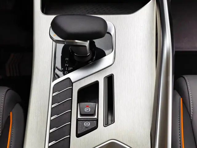 Geely Binyue — Фото автомобиля 14