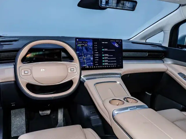 Xpeng X9 — Фото автомобиля 25
