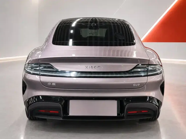 Xiaomi SU7 — Фото автомобиля 5
